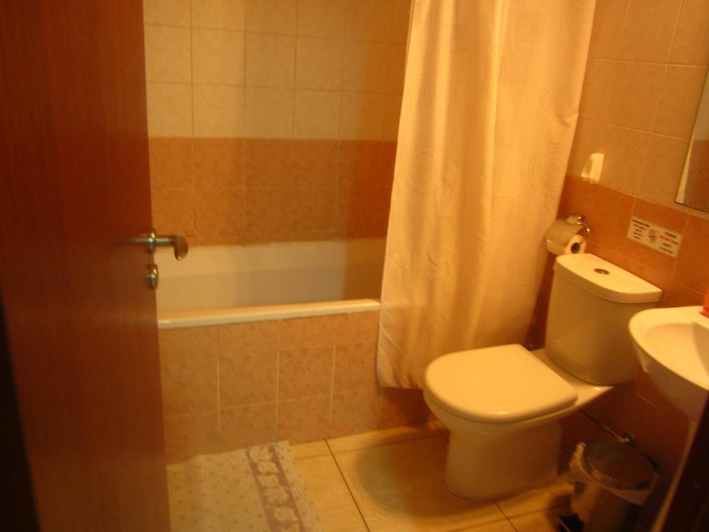 Marina Apartments 211 Larnaca Oda fotoğraf